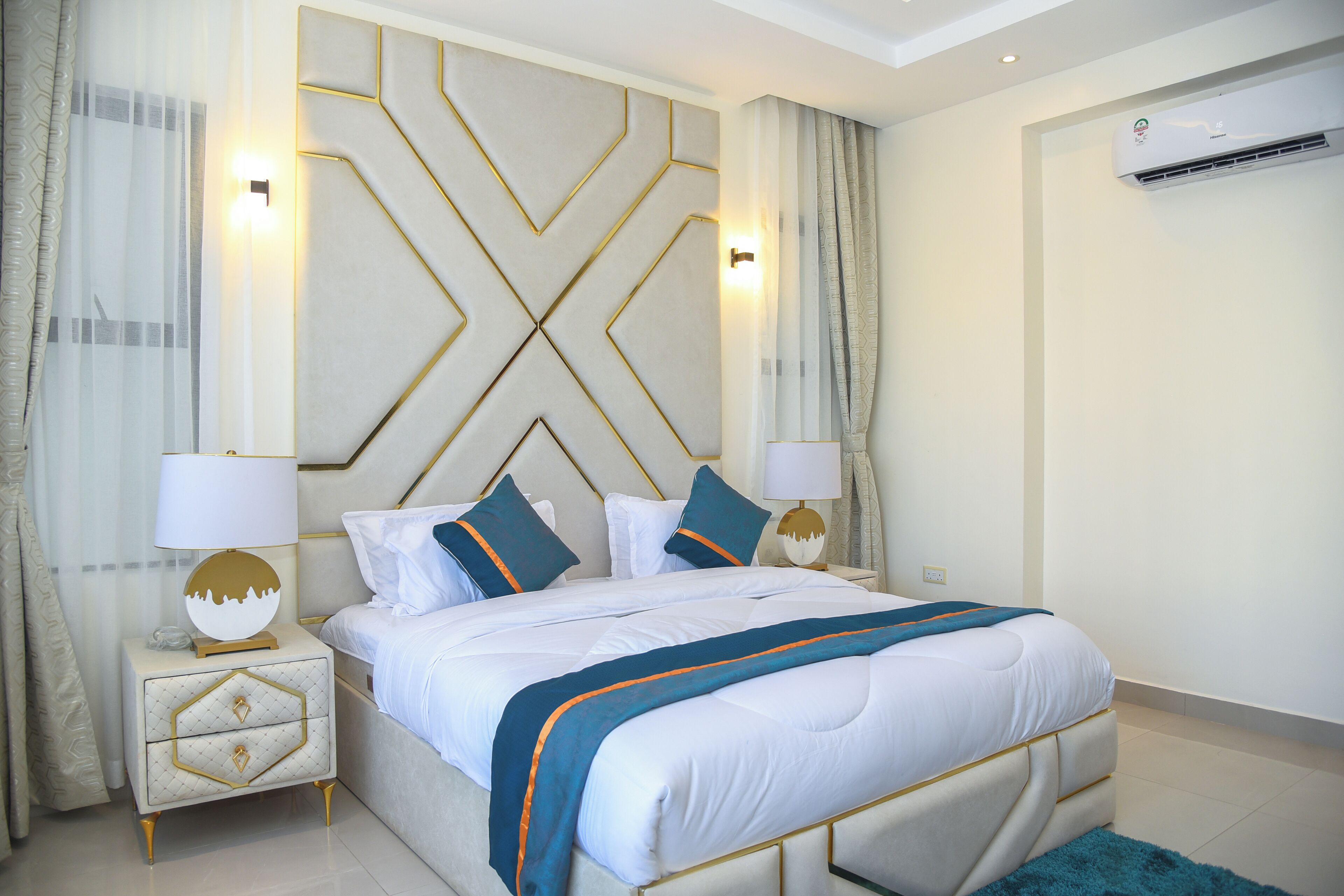 Mira Heights Suite & Conferencing 0*