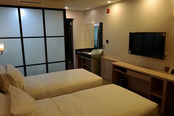 CS AVENUE HOTEL 2*