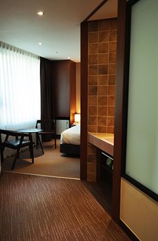 CS AVENUE HOTEL 2*