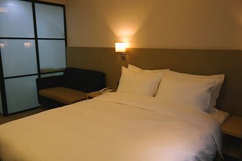 CS AVENUE HOTEL 2*