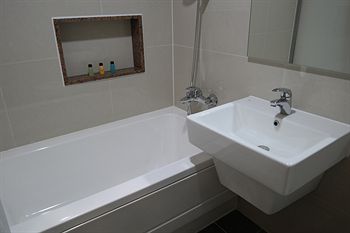 CS AVENUE HOTEL 2*