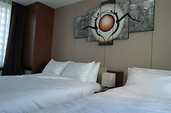 CS AVENUE HOTEL 2*