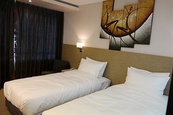 CS AVENUE HOTEL 2*