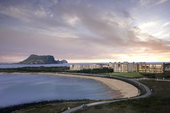 Phoenix Island 4*