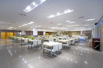Phoenix Island 4*