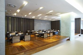 Phoenix Island 4*