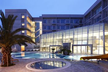 Phoenix Island 4*