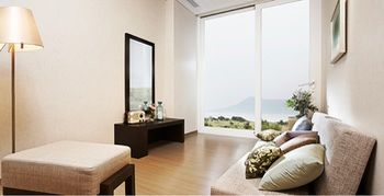 Phoenix Island 4*
