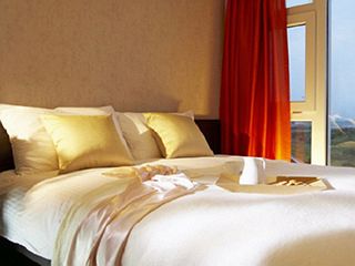 Phoenix Island 4*