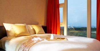 Phoenix Island 4*