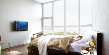Phoenix Island 4*