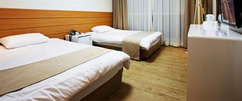 Ewha Hotel 3*