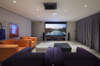 Bayhill Pool & Villa 5*