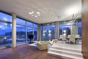 Bayhill Pool & Villa 5*