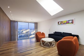 Bayhill Pool & Villa 5*
