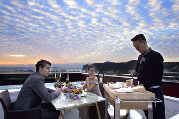 Bayhill Pool & Villa 5*