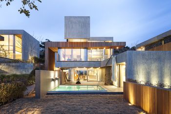 Bayhill Pool & Villa 5*