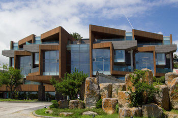 Bayhill Pool & Villa 5*