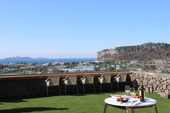 Bayhill Pool & Villa 5*