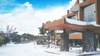 Bayhill Pool & Villa 5*
