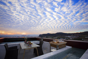 Bayhill Pool & Villa 5*