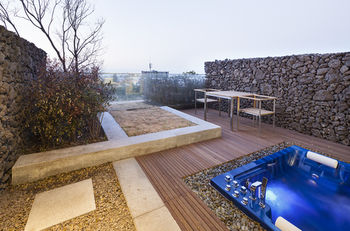Bayhill Pool & Villa 5*