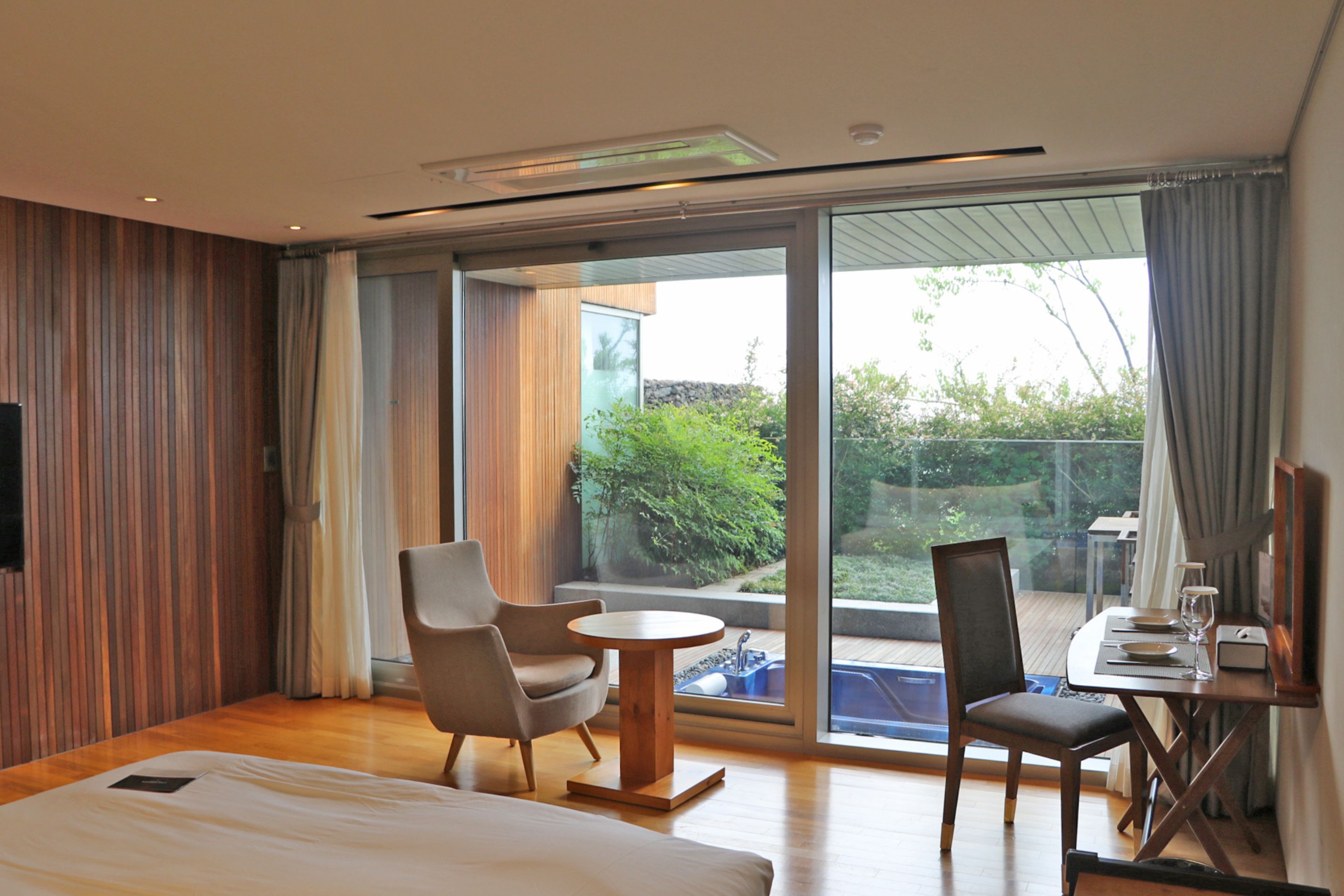 Bayhill Pool & Villa 5*