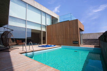 Bayhill Pool & Villa 5*