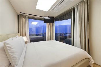 Bayhill Pool & Villa 5*