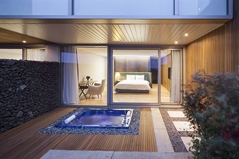 Bayhill Pool & Villa 5*