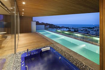 Bayhill Pool & Villa 5*