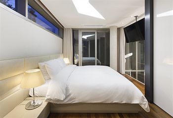 Bayhill Pool & Villa 5*