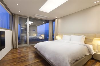 Bayhill Pool & Villa 5*