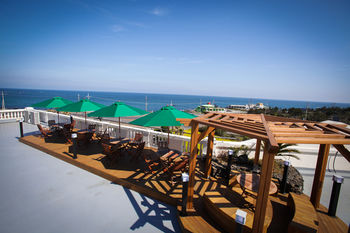 AVA Hotel Jeju Hamdeok 3*