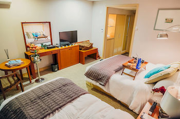 AVA Hotel Jeju Hamdeok 3*