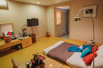 AVA Hotel Jeju Hamdeok 3*