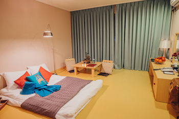 AVA Hotel Jeju Hamdeok 3*