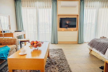 AVA Hotel Jeju Hamdeok 3*