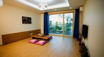 Areumdaun Resort 3*