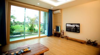 Areumdaun Resort 3*