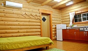Jeju Jungmun Log Pension & Resort 2*