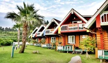 Jeju Jungmun Log Pension & Resort 2*