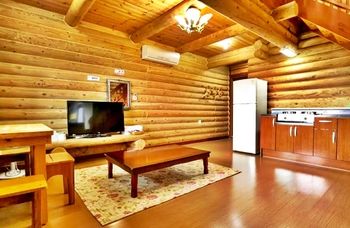 Jeju Jungmun Log Pension & Resort 2*