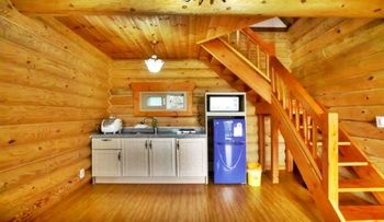 Jeju Jungmun Log Pension & Resort 2*