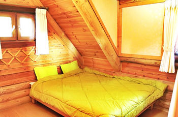 Jeju Jungmun Log Pension & Resort 2*