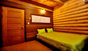 Jeju Jungmun Log Pension & Resort 2*