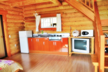 Jeju Jungmun Log Pension & Resort 2*