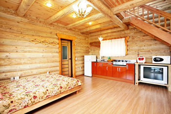 Jeju Jungmun Log Pension & Resort 2*