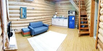 Jeju Jungmun Log Pension & Resort 2*