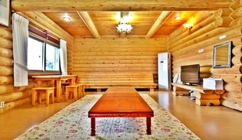Jeju Jungmun Log Pension & Resort 2*